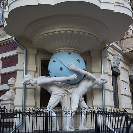 Vip Apartment Na Derebasovskoi Odessa Esterno foto